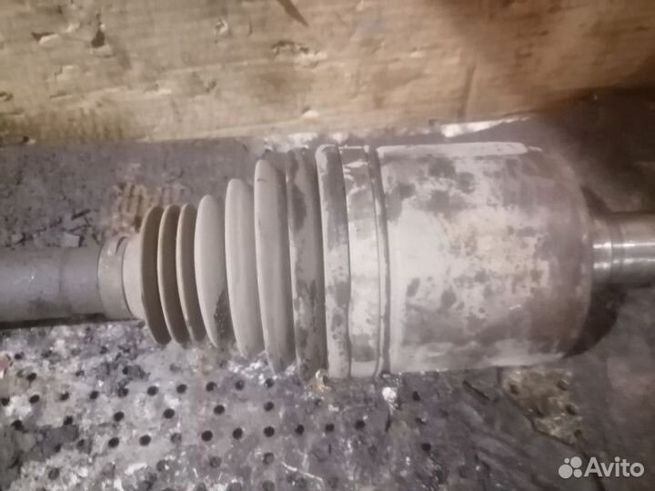 Привод задний левый Land Rover Range Rover Sport