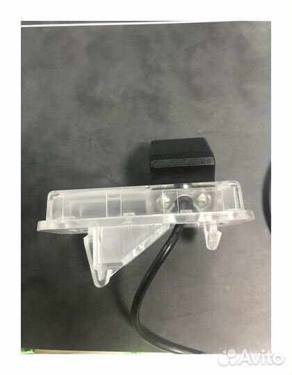 Камера з/в в штатное место Toyota Crown 2015