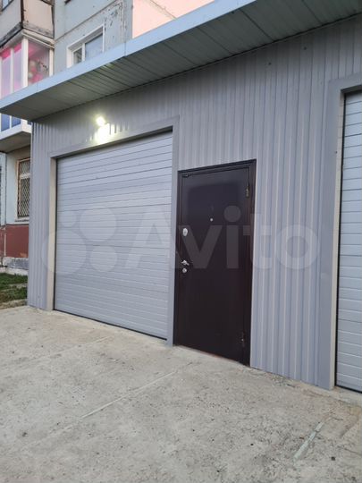 Гараж, > 30 м²