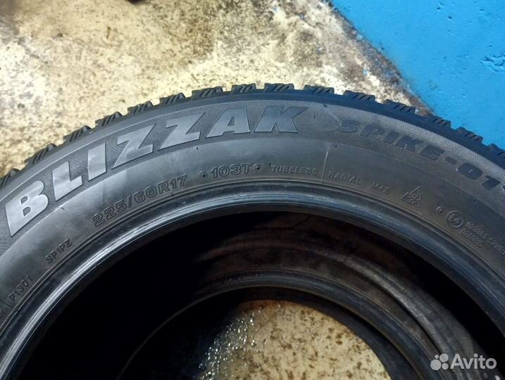 Bridgestone Blizzak Spike-01 225/60 R17 103T