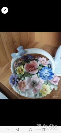 Фарфоровая Корзина с цветами
