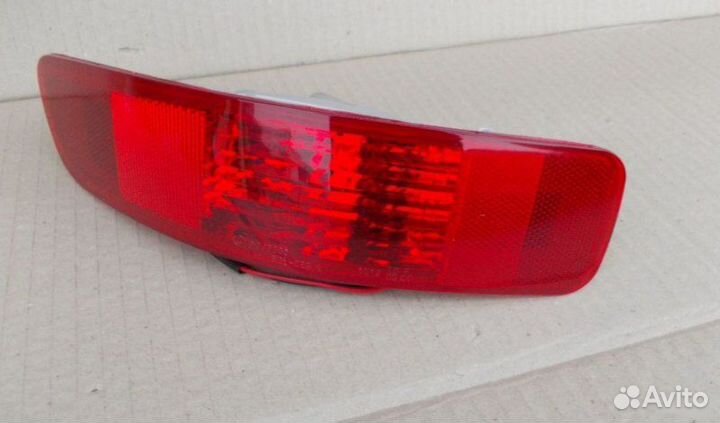 Фонарь в задний бампер левый Mitsubishi Outlander