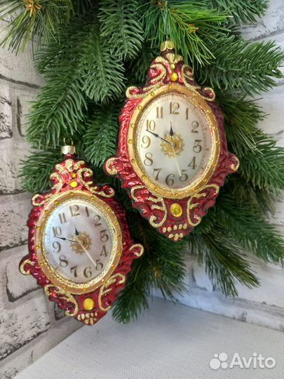 Новогодняя игрушка Часы