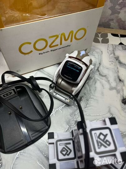 Робот anki cozmo