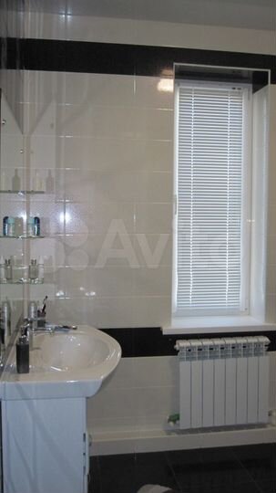 Дом 299 м² на участке 7 сот.