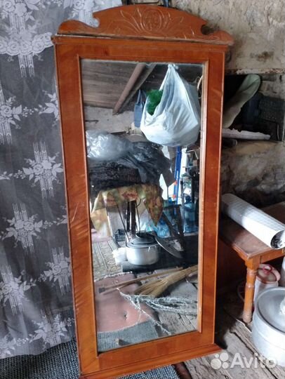 Трюмо с зеркалом