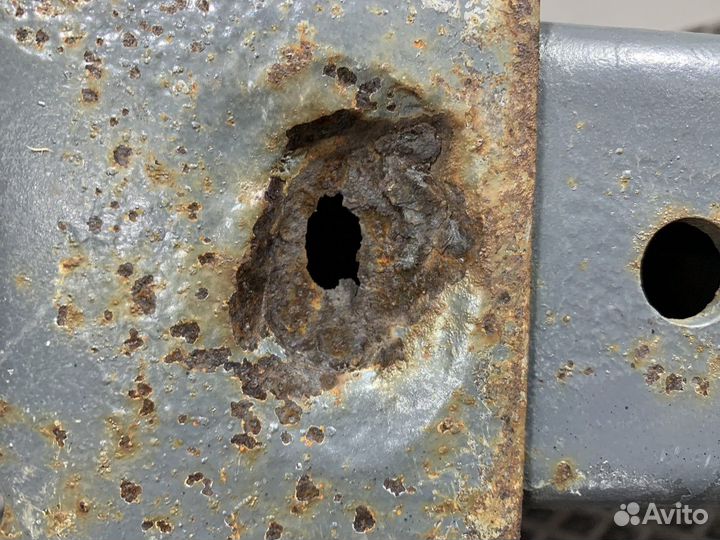 1686540 Кронштейн переднего крыла Daf CF