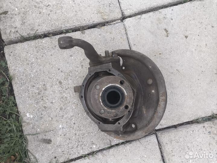 Поворотный кулак на УАЗ