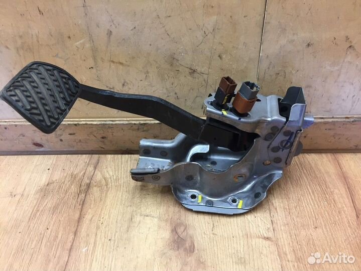 Педаль тормоза Nissan Murano (Z51) 2008-2015