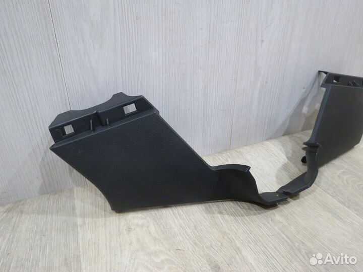 Обшивка стойки задняя Toyota Corolla 150