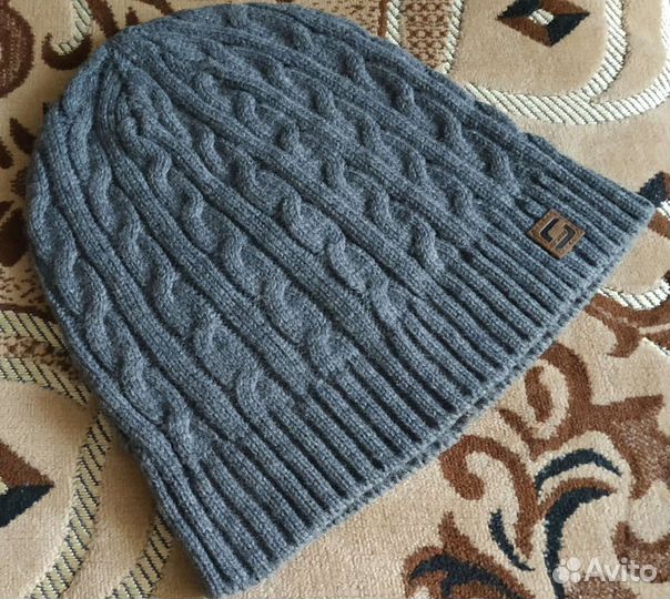 Новая шапка ostin