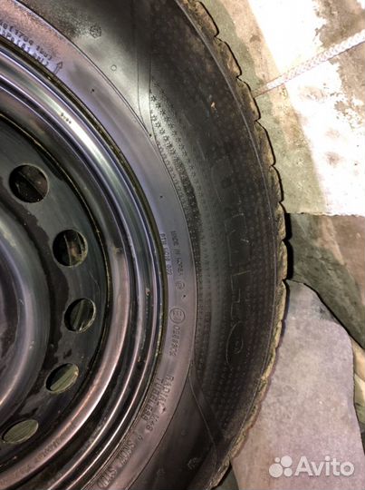 Kumho I'Zen RV Stud KC16 215/70 R16