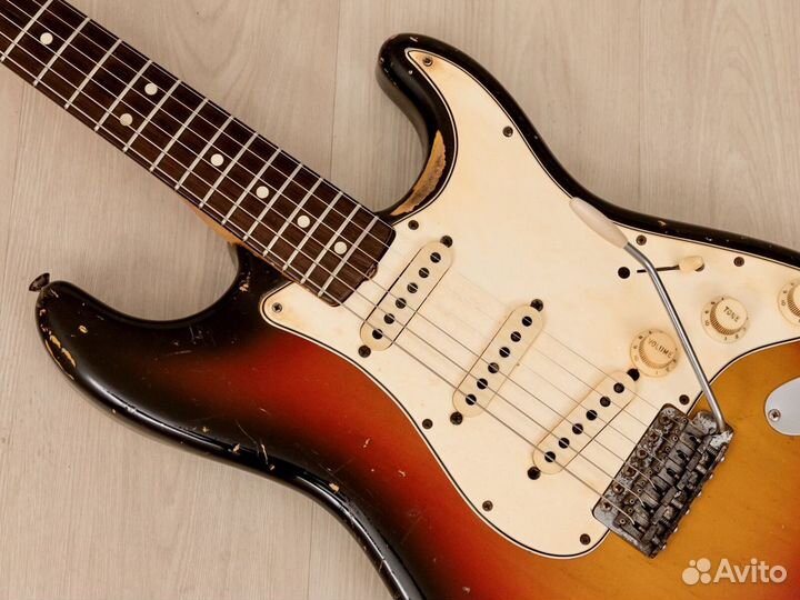 Электрогитара Fender Stratocaster SSS Sunburst w/c