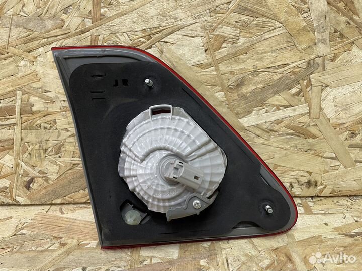 Фонарь задний правый в крышку Toyota Corolla 150