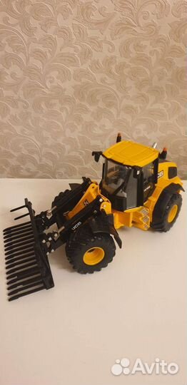 Экскаватор погрузчик jcb. Модель