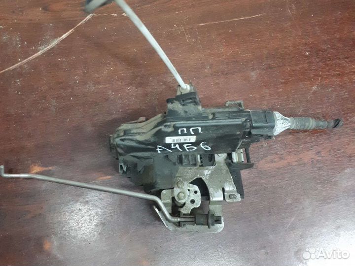 Правый передний замок двери ауди а4 б6