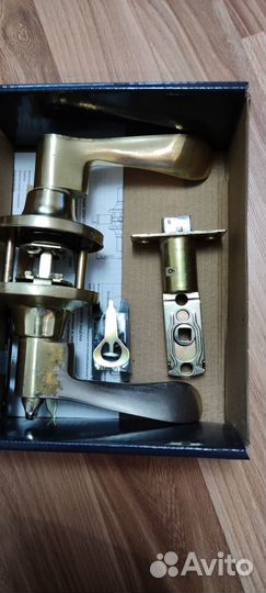 Дверные ручки межкомнатные с замком