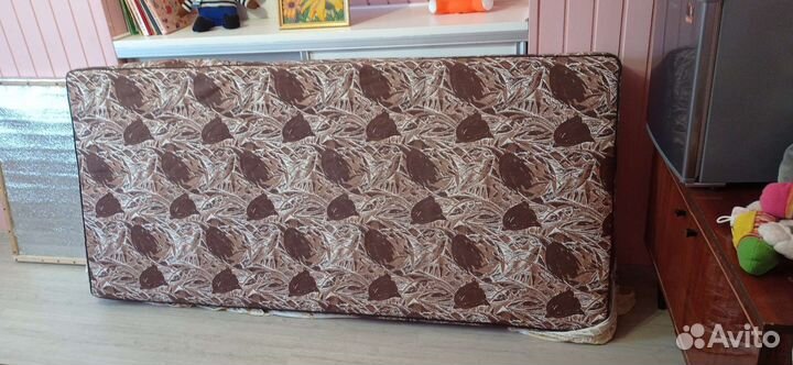 Матрас на кровать б/у 200*90