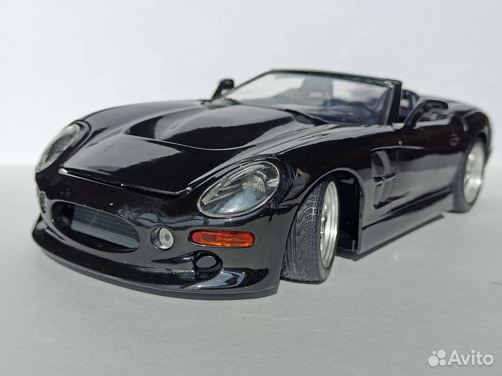 1:18 Bburago Shelby Series 1
