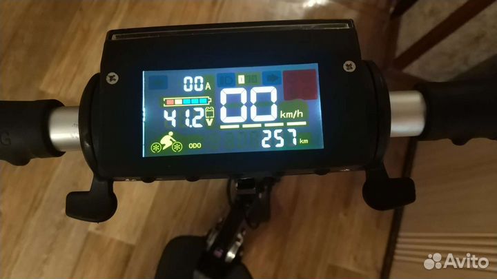 Самокат взрослый электрический бу