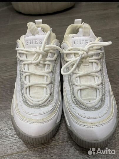 Кроссовки Guess