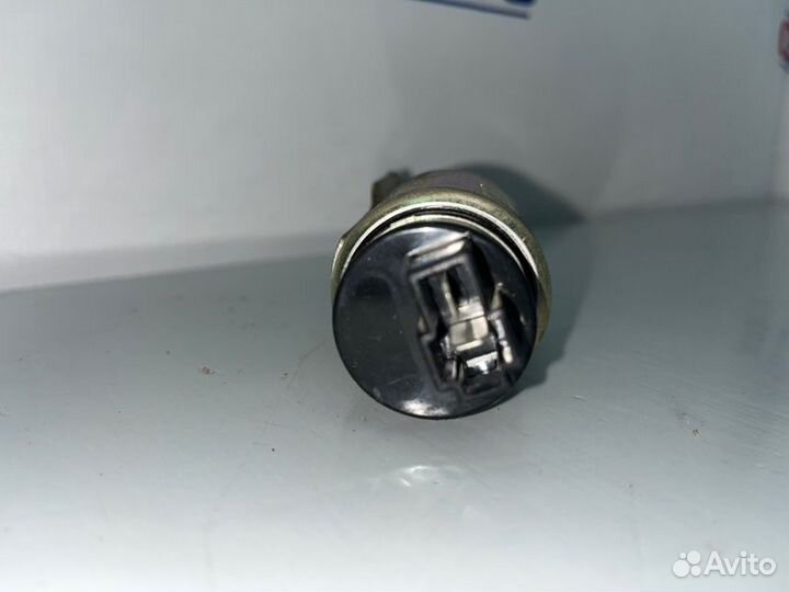 Активатор замка багажника Hyundai Sonata IV (EF)