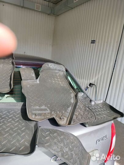 Комплект ковриков в салон на калину