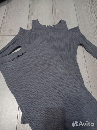 Костюм с юбкой