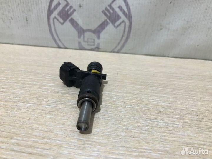 Форсунка топливная Peugeot 3008 0U 5FS EP6C 2011