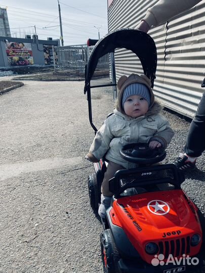 Машинка каталка толокар с ручкой