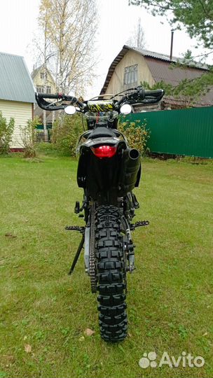 Мотоцикл Bse z1