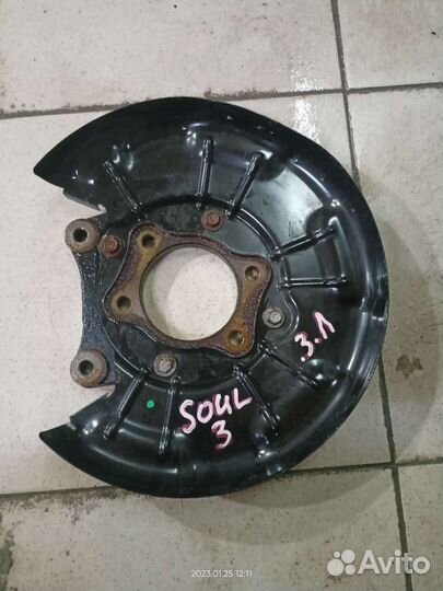 Задний левый пыльник тормозного диска Kia Soul 3