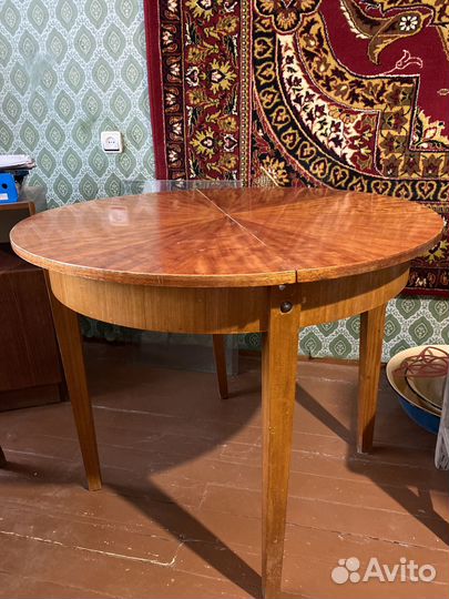 Стол круглый