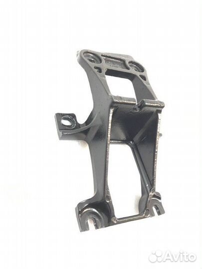Кронштейн подножки передний левый Land Rover Range