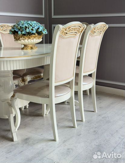 Столы и стулья