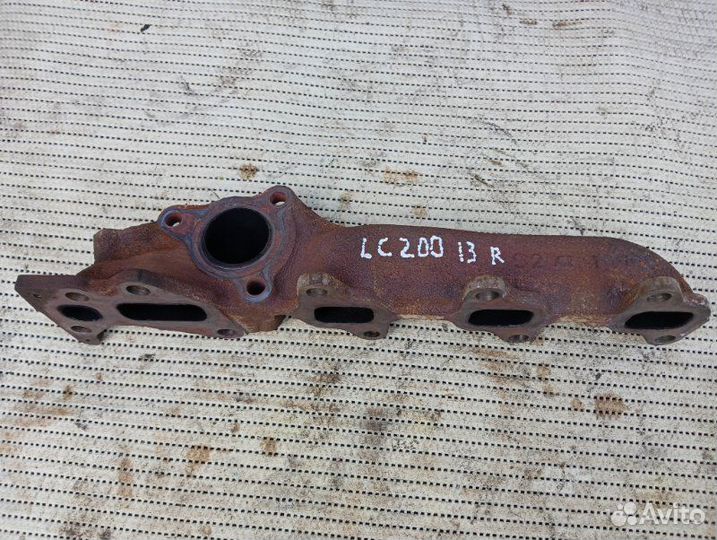 Выпускной коллектор правый Toyota Land Cruiser 200