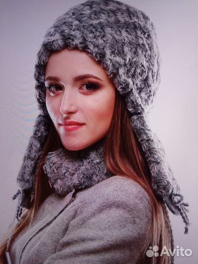 Шапка-ушанка и шарф-снуд женские