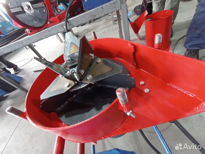 Измельчитель травы и веток 2в1 утр-759