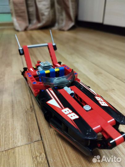 Конструктор lego Technic 42089 Моторная лодка