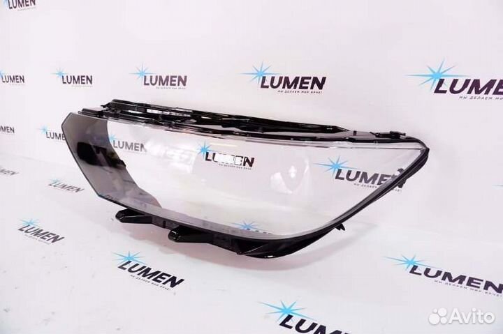 Стекло фары переднее левое Volkswagen Passat B8