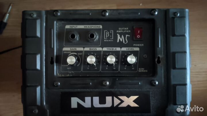 Гитарный комбоусилитель