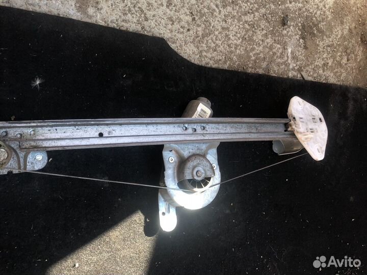 Электро стеклоподъемник правый передний Renault Lo