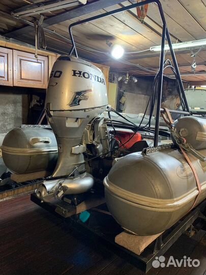 Лодка Фрегат с мотором