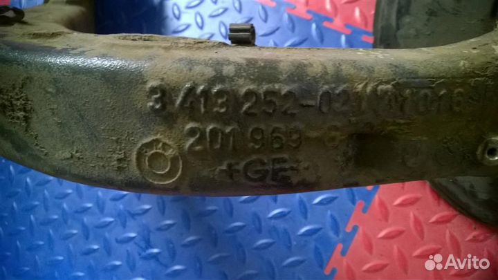 Кулак поворотный задний правый BMW X3 E83