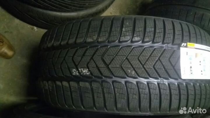 Pirelli Winter Sottozero 3 275/35 R21 103W