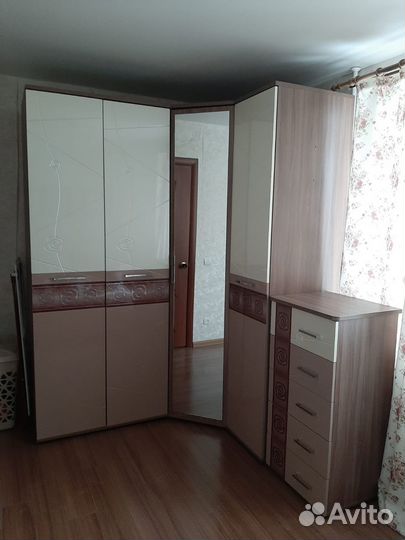 Продам комплект мебели шкаф, комод, тумба