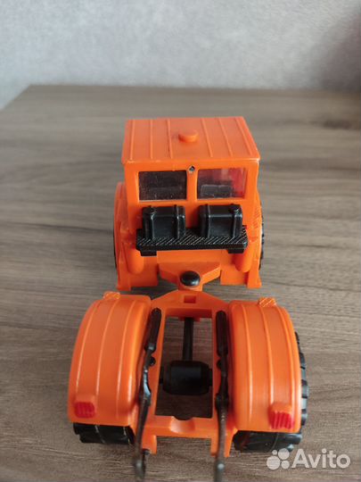 Кировец 1:43, трактор