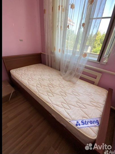 Кровать б/у