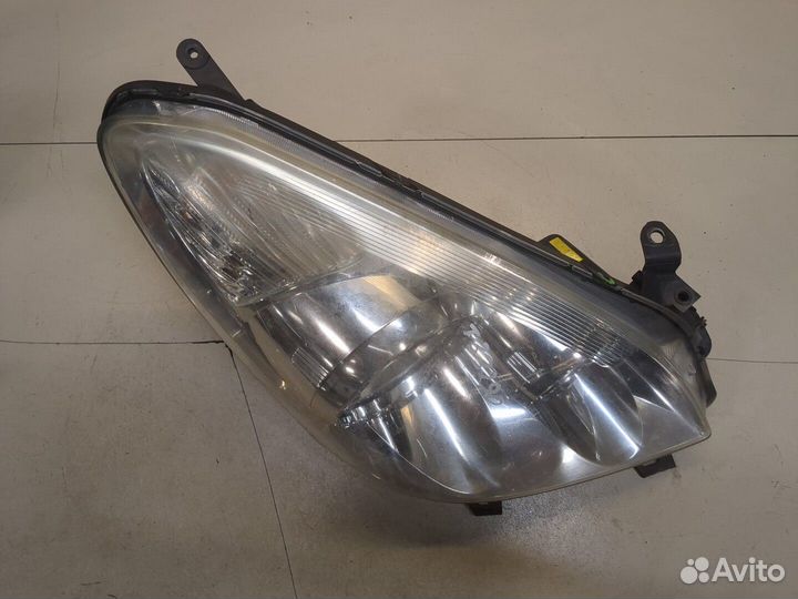 Фара (передняя) Toyota Corolla Verso, 2008