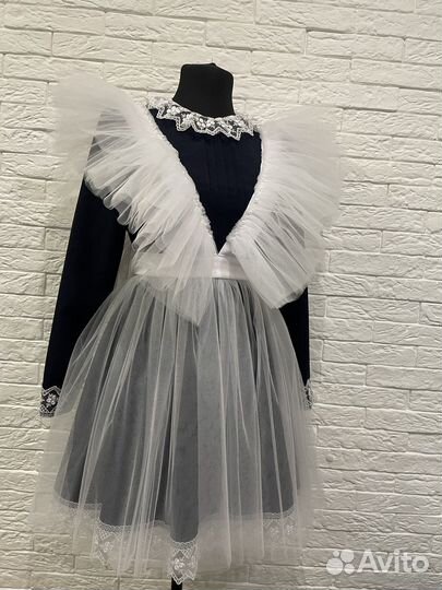 Белый школьный фартук